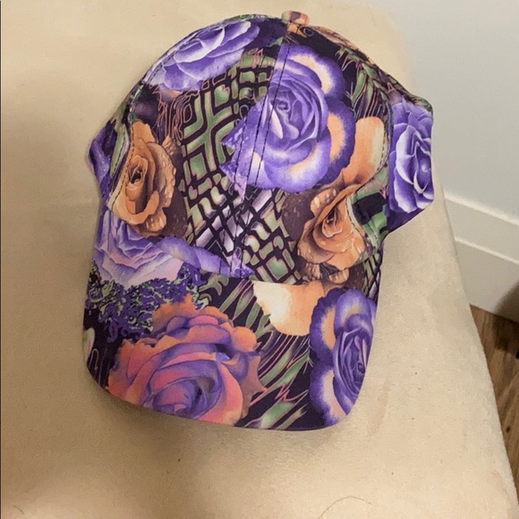 Floral hat - Picture 2 of 4